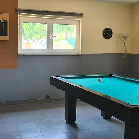 Beautiful Detached With Private Pool, Fibre Wi-fi, Garden, Games & Bbq *