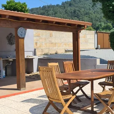 Beautiful Detached With Private Pool, Fibre Wi-fi, Garden, Games & Bbq Villa Terras de Bouro