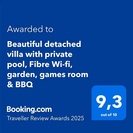 Вилла Beautiful Detached With Private Pool, Fibre Wi-fi, Garden, Games & Bbq *
