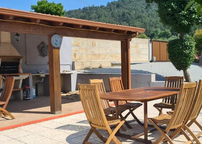 Beautiful Detached With Private Pool, Fibre Wi-fi, Garden, Games & Bbq Villa Terras de Bouro