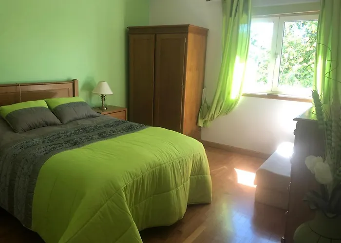 Beautiful Detached With Private Pool, Fibre Wi-fi, Garden, Games & Bbq